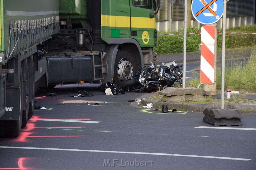 Schwerer Motorrad Unfall Feldkassel Robert Boschstr Edsel Fordstr P011.JPG - Miklos Laubert